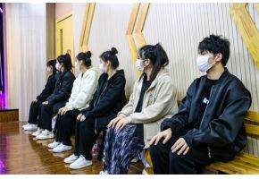 日屄喷骚水视频"北音附中高三表演专业阶段性考试"